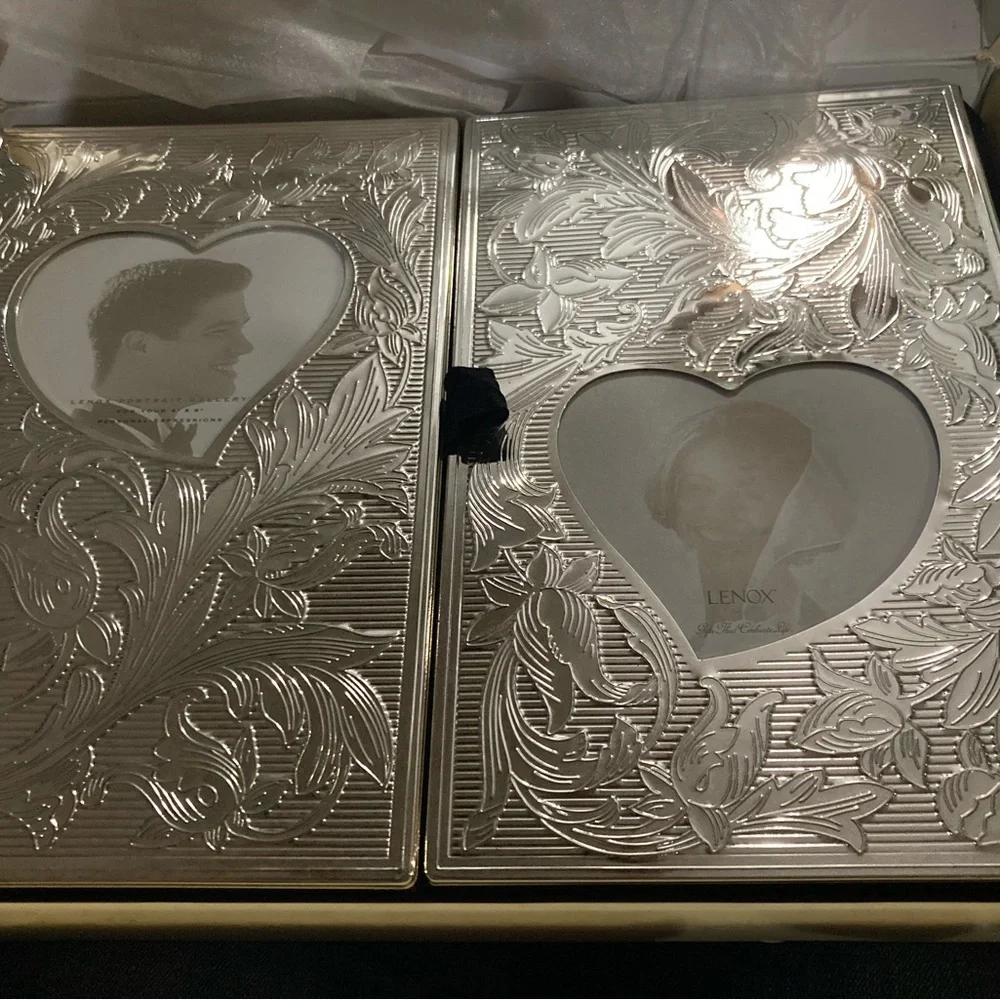Album - Picture 1 of 2
